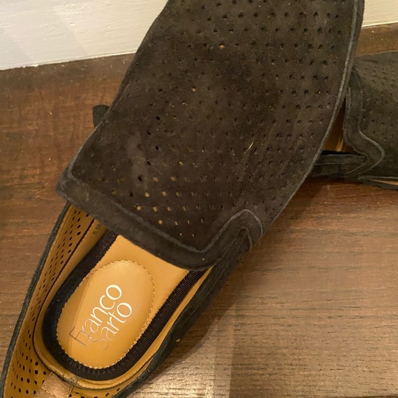 Woman’s dress shoes - Picture 2 of 3